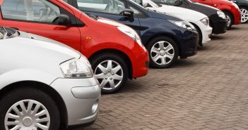 Jeunes travailleurs : la voiture d’occasion est un choix judicieux
