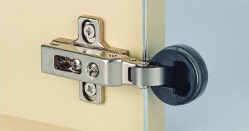 Charnière de porte : des nouveautés pour 2017 !